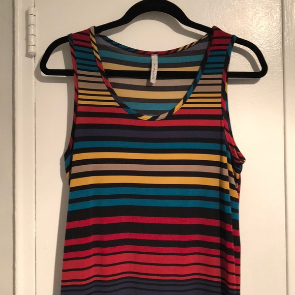 Stripped sleeveless maxi dress! Perfect for summer - Picture 2 of 2